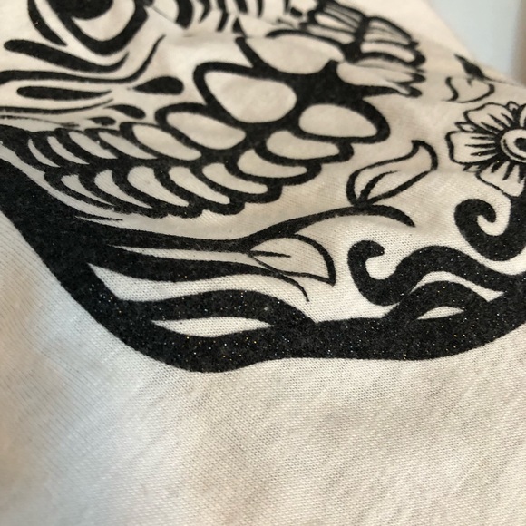 Tank top with a sparkly sugar skull. Size: S. Lovingly worn. - Picture 4 of 8